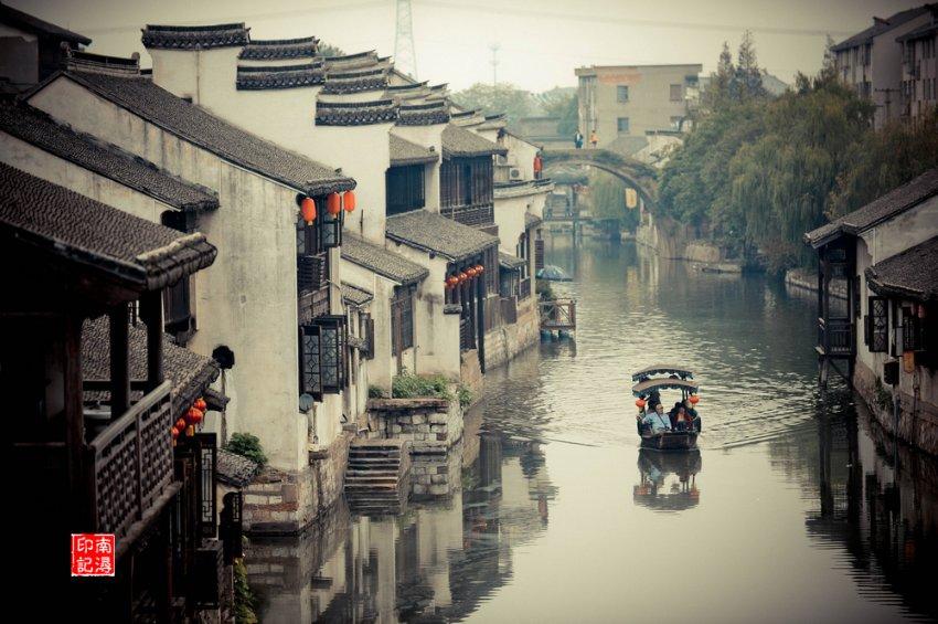 东汉王朝与北边匈奴的冲突,引发了东北边的边患和西域诸国的入侵